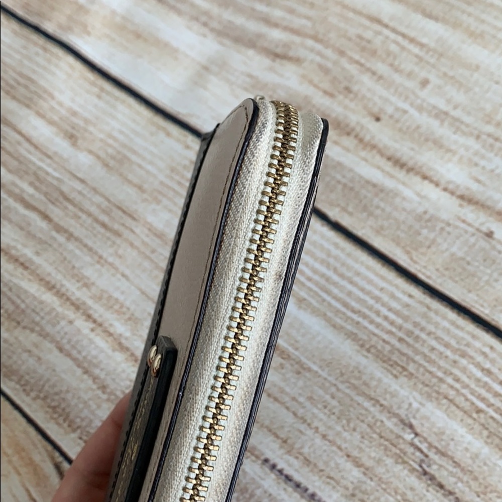 Kate Spade Wallet - Picture 3 of 5